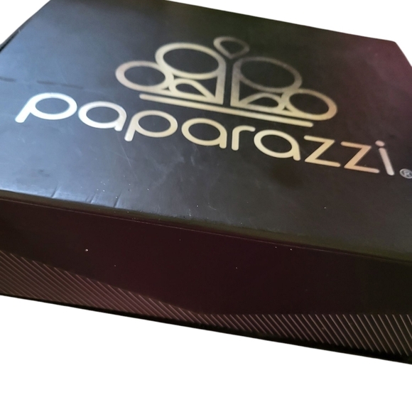 New Paparazzi Box Of Jewerly 23 Necklaces,earrings 5,braclets 2. Kids 18 Pcs - Picture 1 of 14